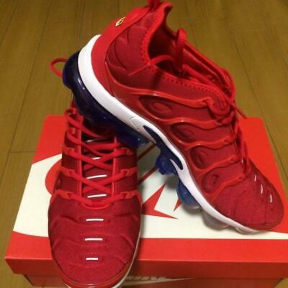 nike shoes color red